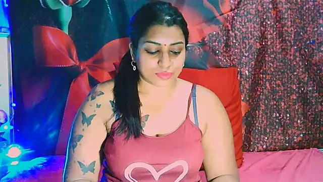 Snapshot of RoyalIndianCreamPuff chatting on January 11, 5:40 pm RoyalIndianCreamPuff online show from January 11, 5:40 pm