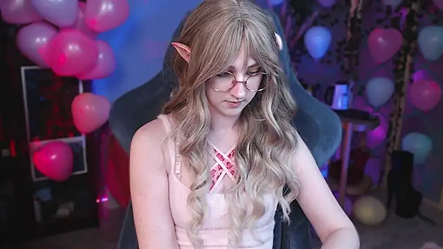 Snapshot of Rory_Pink chatting on February 14, 5:14 pm Rory Pink online show from February 14, 5:14 pm