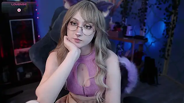 Snapshot of Rory_Pink chatting on March 6, 5:22 pm Rory Pink online show from March 6, 5:22 pm