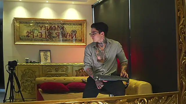 dantecoppolaa  online show from February 7, 9:40 pm