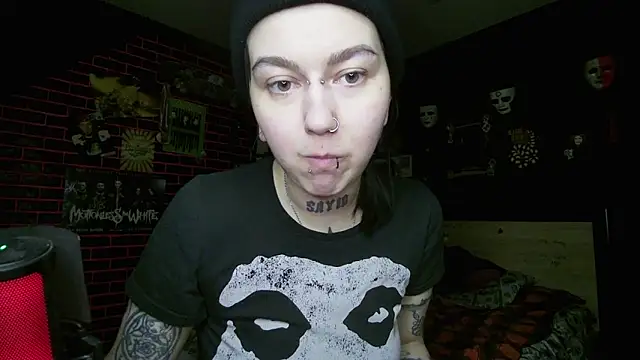 MoorderxDoll online show from April 12, 9:53 pm