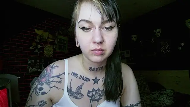 MoorderxDoll online show from July 25, 7:44 pm