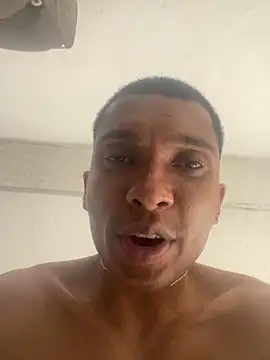 Aaronblack1  online show from April 17, 6:11 pm