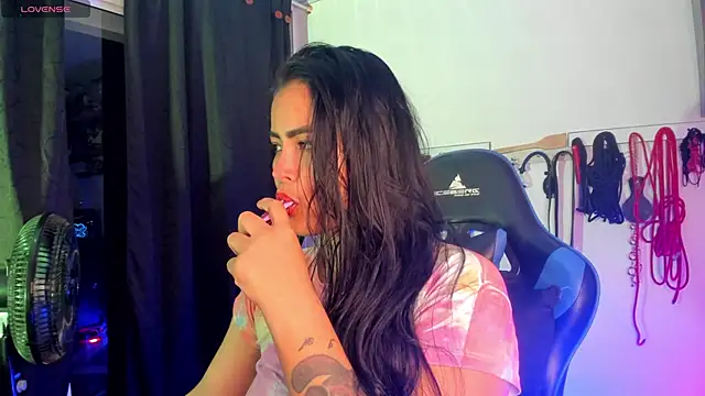 scarlet-kennedy98 online show from December 19, 12:02 am