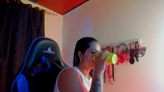 scarlet-kennedy98 online show from October 18, 12:02 am