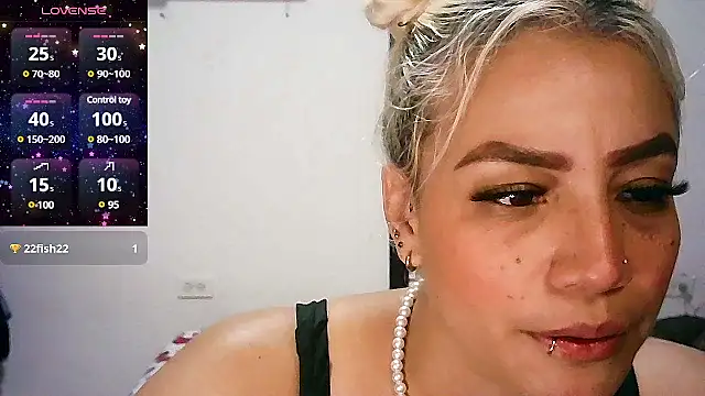 Snapshot of LuCKy_JoK chatting on March 2, 11:09 pm LuCKy JoK online show from March 2, 11:09 pm