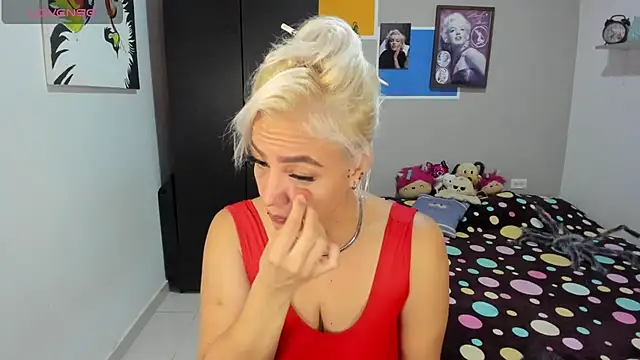 Snapshot of LuCKy_JoK chatting on October 14, 11:22 am LuCKy JoK online show from October 14, 11:22 am