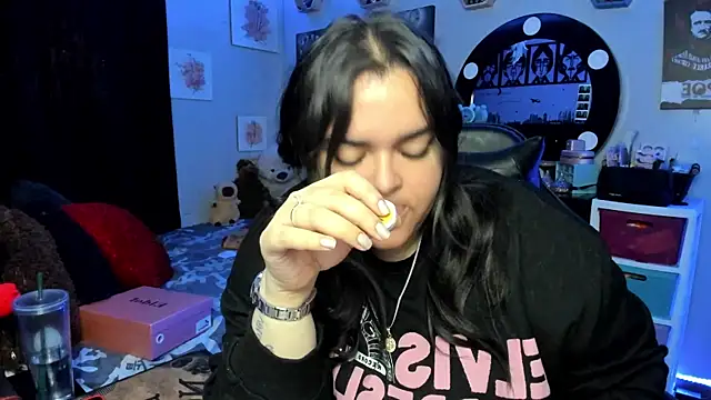 Luise Meyrink online show from November 21, 3:05 am