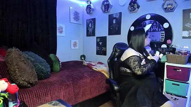 Luise Meyrink online show from April 7, 4:57 am