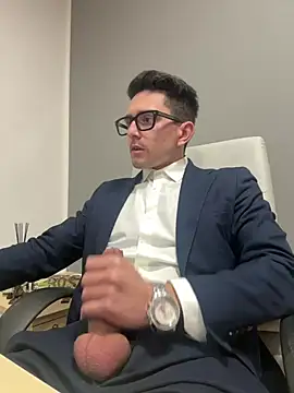 Snapshot of masterboss_ chatting on January 10, 1:24 pm masterboss online show from January 10, 1:24 pm