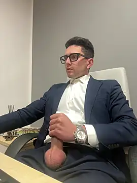 Snapshot of masterboss_ chatting on January 12, 12:43 pm masterboss online show from January 12, 12:43 pm