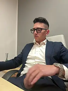 Snapshot of masterboss_ chatting on February 24, 12:58 pm masterboss online show from February 24, 12:58 pm