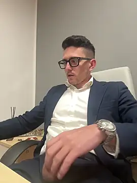 Snapshot of masterboss_ chatting on February 27, 1:11 pm masterboss online show from February 27, 1:11 pm