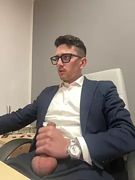 Snapshot of masterboss_ chatting on March 3, 1:06 pm masterboss online show from March 3, 1:06 pm