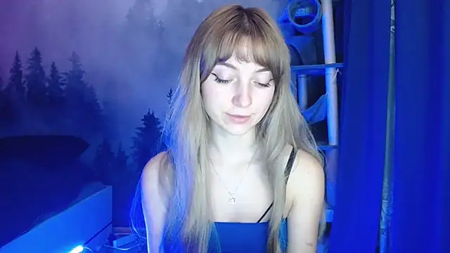 LuciaYoung online show from December 15, 10:26 pm