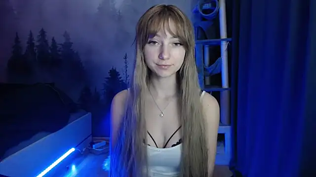 LuciaYoung online show from December 16, 10:34 pm