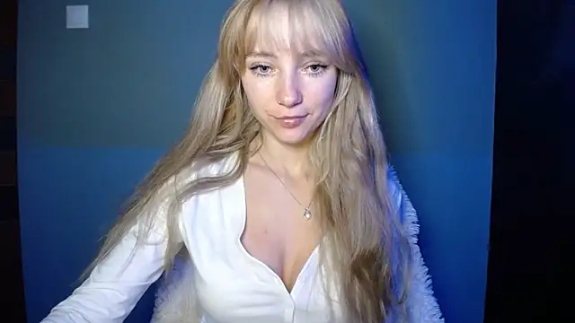 LuciaYoung online show from October 11, 5:28 am