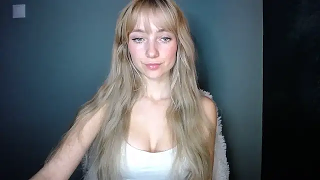 LuciaYoung online show from November 7, 7:36 pm