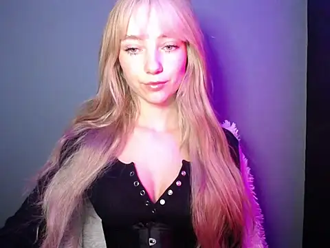 LuciaYoung online show from November 13, 7:29 am