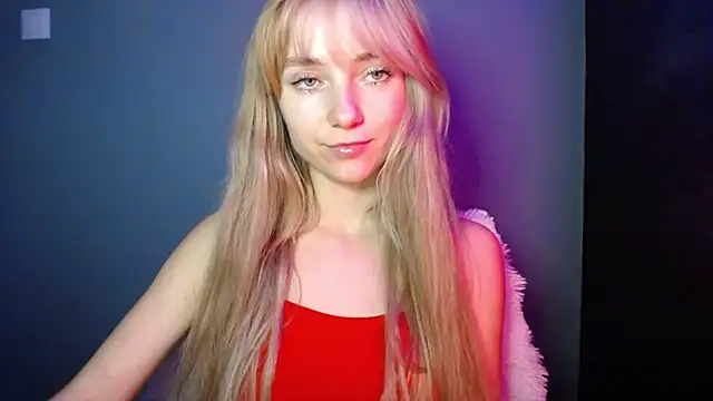 LuciaYoung online show from November 15, 8:05 pm