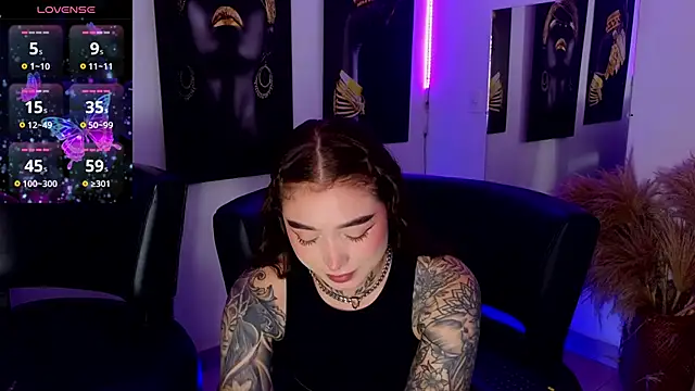  brenna hanson online show from November 22, 7:02 pm