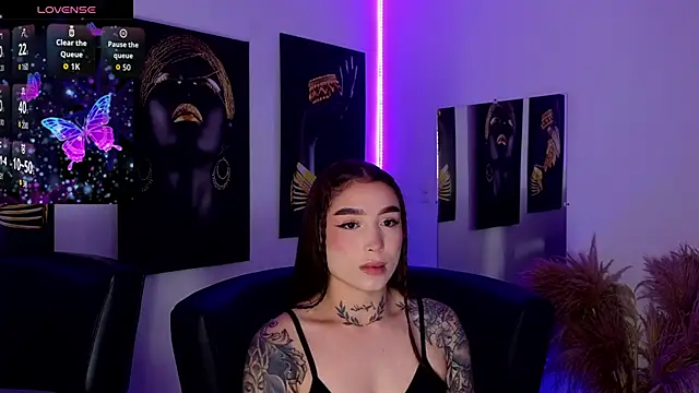  brenna hanson online show from November 26, 7:15 pm