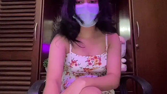 Snapshot of Princess_Lily chatting on February 1, 2:48 pm Princess Lily online show from February 1, 2:48 pm