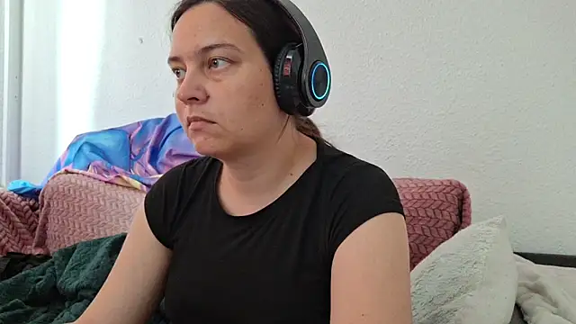 Cyndee Winter online show from June 9, 2:17 pm