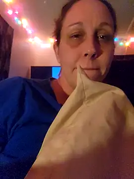 Hottmess011 online show from February 15, 10:25 am