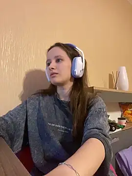 Snapshot of babywaifu chatting on February 9, 4:40 pm babywaifu online show from February 9, 4:40 pm