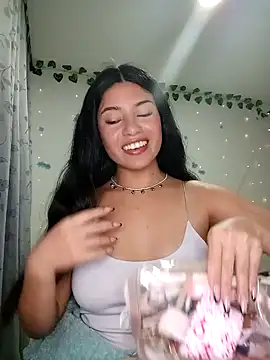 tara20  online show from January 6, 4:04 am