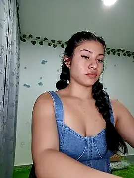 tara20  online show from February 4, 1:13 am