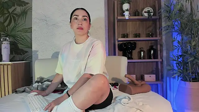 Snapshot of LIAH_IZUMI chatting on October 15, 1:11 pm LIAH IZUMI online show from October 15, 1:11 pm