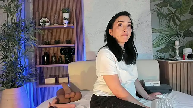 Snapshot of LIAH_IZUMI chatting on November 20, 1:22 pm LIAH IZUMI online show from November 20, 1:22 pm