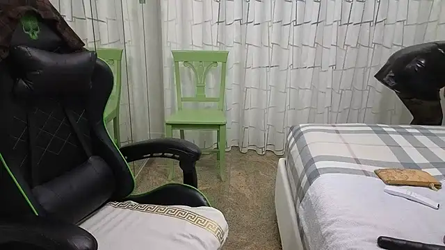   Nina online show from October 14, 12:06 pm