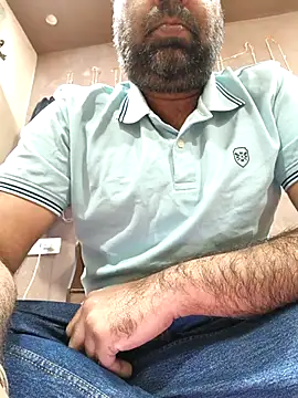 Snapshot of lund_lol chatting on December 2, 7:57 am lund lol online show from December 2, 7:57 am