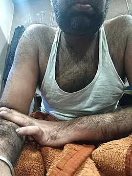 Snapshot of lund_lol chatting on December 14, 6:08 am lund lol online show from December 14, 6:08 am