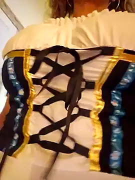 Snapshot of Erotic_and_Exotic chatting on November 1, 8:33 pm Erotic and Exotic online show from November 1, 8:33 pm