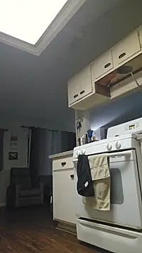 Snapshot of luvs2cumm69 chatting on November 26, 12:22 am luvs2cumm69 online show from November 26, 12:22 am