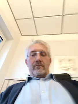 tom-swede online show from October 27, 3:16 pm