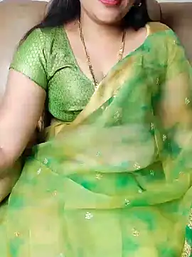 Snapshot of Traditional_Housewife_ chatting on January 8, 3:28 pm Traditional Housewife  online show from January 8, 3:28 pm