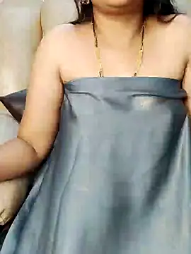 Snapshot of Traditional_Housewife_ chatting on February 8, 4:36 am Traditional Housewife  online show from February 8, 4:36 am