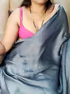 Snapshot of Traditional_Housewife_ chatting on February 21, 3:32 pm Traditional Housewife  online show from February 21, 3:32 pm