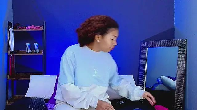 Snapshot of JadaRoberts chatting on February 5, 12:38 pm JadaRoberts online show from February 5, 12:38 pm