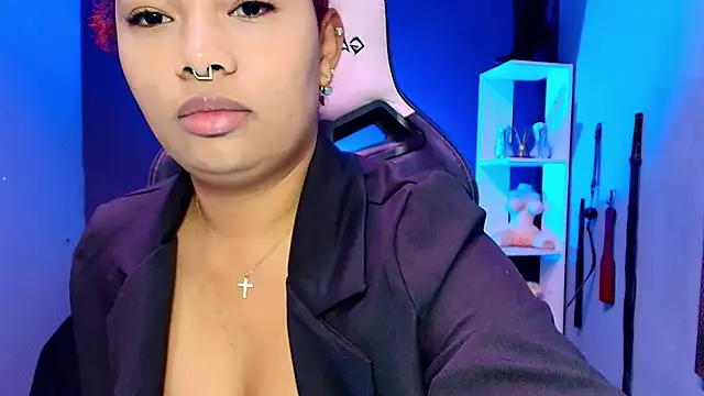 Snapshot of JadaRoberts chatting on October 4, 12:14 pm JadaRoberts online show from October 4, 12:14 pm