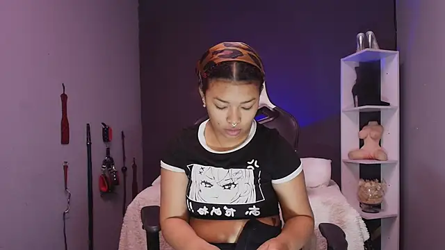 Snapshot of JadaRoberts chatting on November 19, 12:16 pm JadaRoberts online show from November 19, 12:16 pm