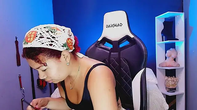 Snapshot of JadaRoberts chatting on December 15, 12:20 pm JadaRoberts online show from December 15, 12:20 pm