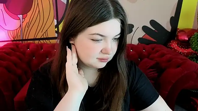 RosieMoons online show from April 15, 7:43 pm