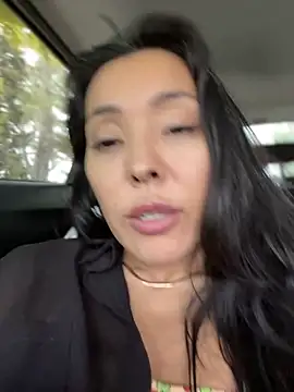 Snapshot of IzanamiTime chatting on January 14, 5:08 am IzanamiTime online show from January 14, 5:08 am