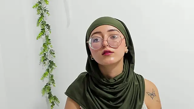 aysel elid online show from December 6, 10:08 pm